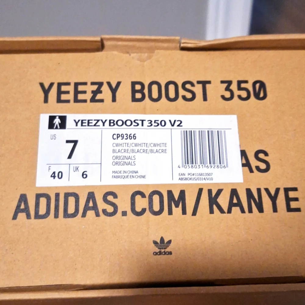 Authentic Adidas Yeezy Boost 350 V2 - Picture 3 of 3
